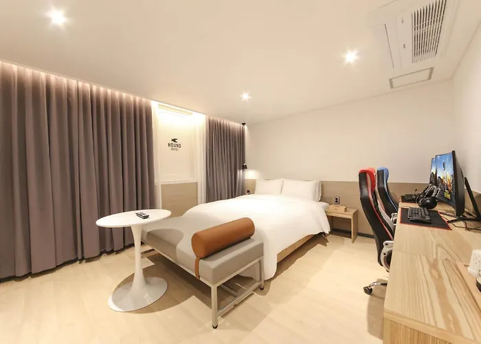 Hotel Hound Sasang Branch
