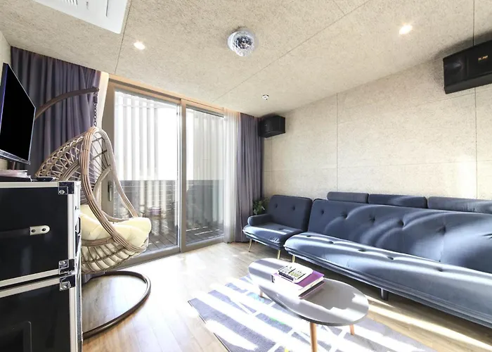 Hotel Hound Sasang Branch