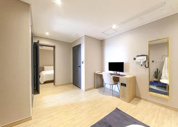 Hound Sasang Branch Busan