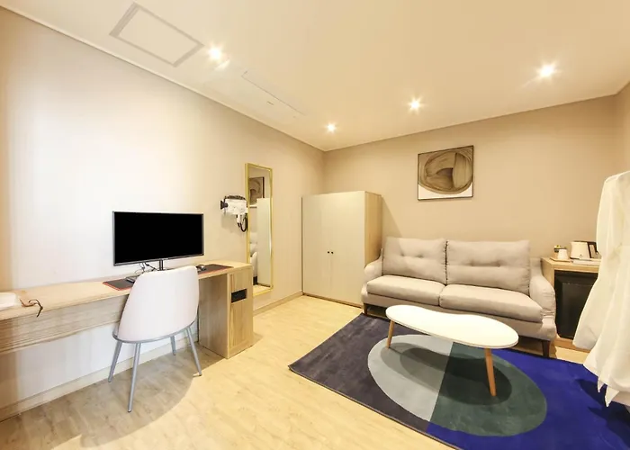 Hotel Hound Sasang Branch 2*