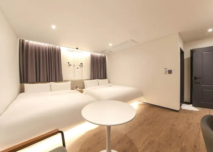 Hotel Hound Sasang Branch