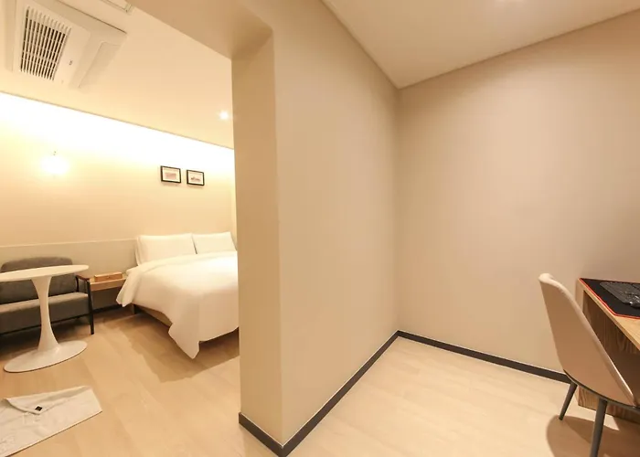 Hound Sasang Branch Hotel Busan